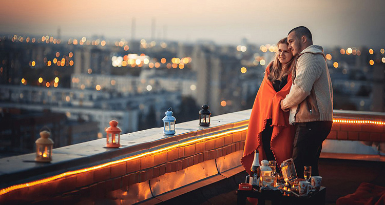 Романтическое свидание на крыше в Уфе. Ultra Подарки. Купить романтическое свидание на крыше в Уфе. Подарите самым близким незабываемые моменты и почувствуйте друг друга ещё ближе. Сервис UltraPodarki.ru 8 800 505 95 30. Романтическое свидание на крышев Уфе, свидание на крышев Уфе, свидание, сертификат на свидание на крыше, сертификат на свидание в Уфе, купить свидание на крыше, купить свидание Уфа