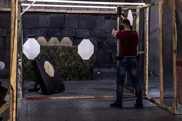 Стрельба из пневматического оружия в тире Уфы. Сервис Ultra Подарки. Пневматический тир. Купить подарочный сертификат на стрельбу из пневматического оружия в Уфе. Сервис UltraPodarki.ru 8 800 505 95 30. стрельбе из пневматического оружия Уфа, стрелковый клуб Уфа, стрельба из оружия Уфа, пневматическое оружие Уфа, пневматический тир Уфа, стрельба из пневматического оружия, пулевая стрельба, пулевая стрельба Уфа, пневматический тир в Уфе