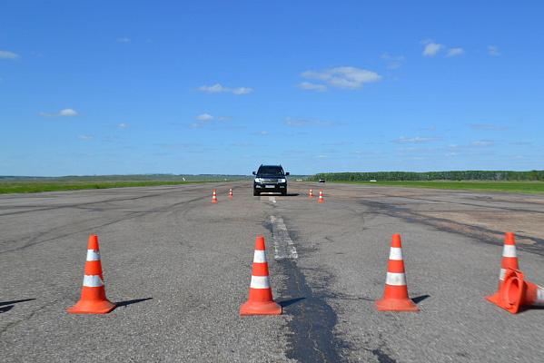 Контраварийное вождение в Уфе. Ultra Подарки. Купить уроки контраварийного вождения в Уфе. Научитесь водить машину в любых условиях! Сервис UltraPodarki.ru 8 800 505 95 30. Контраварийное вождение Уфа, контраварийное вождение, экстремальное вождение Уфа, экстремальное вождение, обучение вождению Уфа, обучение вождению, вождение Уфа, вождение,  курс вождения Уфа, курс вождения, курсы экстремальное вождения Уфа, курсы экстремального вождения, обучение в автошколе Уфа, обучение в автошколе