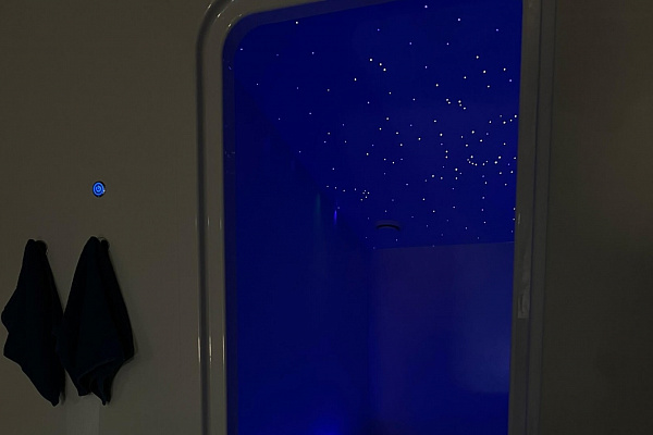 СПА процедура Флоатинг в Уфе. Ultra Подарки. Флоатинг в Уфе. Испытайте настоящее расслабление от СПА процедуры флоатинг в флотационной камере. Сервис: UltraPodarki.ru 8 800 505 95 30. Флоатинг Уфа, флоатинг, купить флоатинг, купить флоатинг в Уфе, СПА процедура флоатинг в Уфе, флотационная камера, флотационный резервуар, сеанс, флоатинга Уфа