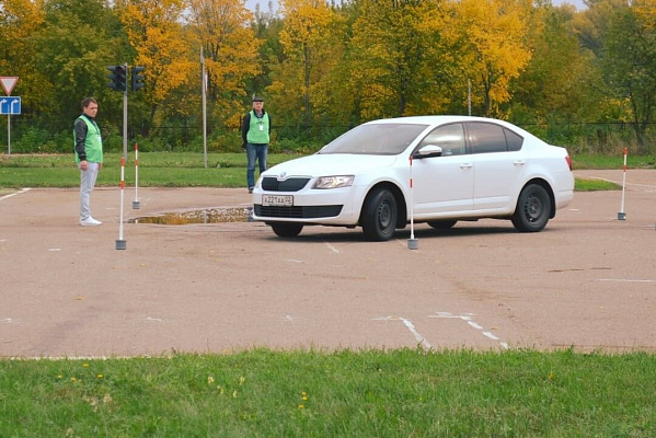 Контраварийное вождение в Уфе. Ultra Подарки. Купить уроки контраварийного вождения в Уфе. Научитесь водить машину в любых условиях! Сервис UltraPodarki.ru 8 800 505 95 30. Контраварийное вождение Уфа, контраварийное вождение, экстремальное вождение Уфа, экстремальное вождение, обучение вождению Уфа, обучение вождению, вождение Уфа, вождение,  курс вождения Уфа, курс вождения, курсы экстремальное вождения Уфа, курсы экстремального вождения, обучение в автошколе Уфа, обучение в автошколе