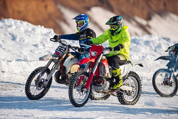 Катание на мотоцикле в Уфе. ULTRA ПОДАРКИ. Купить катание на мотоцикле в Уфе. Попробовав езду на мотоциклах, вы получите порцию адреналина и невероятные эмоции. Сервис: UltraPodarki.ru 8 800 505 95 30.. Катание на мотоцикле в Уфе, прокат мотоциклов Уфа, катание на мотоциклах, прокат мотоцикла, езда на мотоцикле Уфа, езда на мотоцикле, мотопрогулка Уфа, мотопрогулка