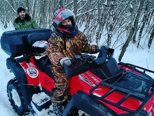 Прокат квадроциклов в Уфе. Сервис Ultra Подарки. Подарочный сертификат на прокат квадроциклов летом и зимой в Уфе. Закажите катание на квадроциклах недорого и наслаждайтесь активным отдыхом с друзьями. Выбирайте живописные маршруты для езды на квадроциклах. Сервис UltraPodarki.ru 8800-505-9530. Катание на квадроциклах, Прокат квадроциклов, езда на квадроцикле, прокат квадроциклов Уфа, катание на квадроциклах Уфа, Катание на квадроциклах зимой, Катание на квадроциклах летом, Сертификат на катание на квадроциклах 

