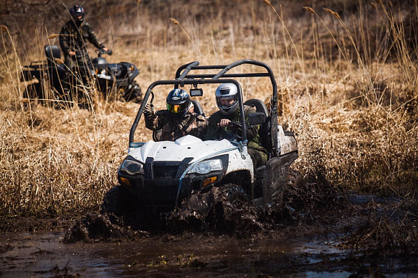 Катание на квадроциклах в Уфе. Сервис Ultra Подарки. Подарочный сертификат на катание на квадроциклах в Уфе. Закажите катание на квадроциклах недорого и наслаждайтесь активным отдыхом с друзьями. Выбирайте живописные маршруты для езды на квадроциклах. Сервис UltraPodarki.ru 8800-505-9530. Катание на квадроциклах, Прокат квадроциклов, езда на квадроцикле, прокат квадроциклов Уфа, катание на квадроциклах Уфа, Катание на квадроциклах зимой, Катание на квадроциклах летом, Сертификат на катание на квадроциклах 


