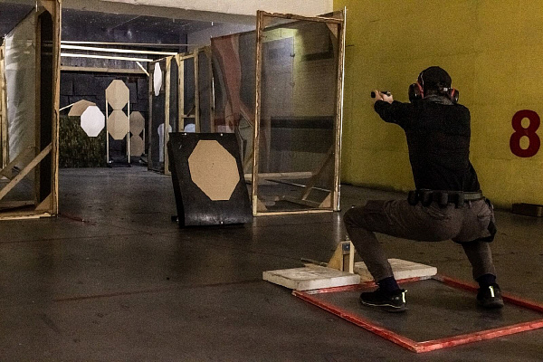 Стрельба из пневматического оружия в тире Уфы. Сервис Ultra Подарки. Пневматический тир. Купить подарочный сертификат на стрельбу из пневматического оружия в Уфе. Сервис UltraPodarki.ru 8 800 505 95 30. стрельбе из пневматического оружия Уфа, стрелковый клуб Уфа, стрельба из оружия Уфа, пневматическое оружие Уфа, пневматический тир Уфа, стрельба из пневматического оружия, пулевая стрельба, пулевая стрельба Уфа, пневматический тир в Уфе